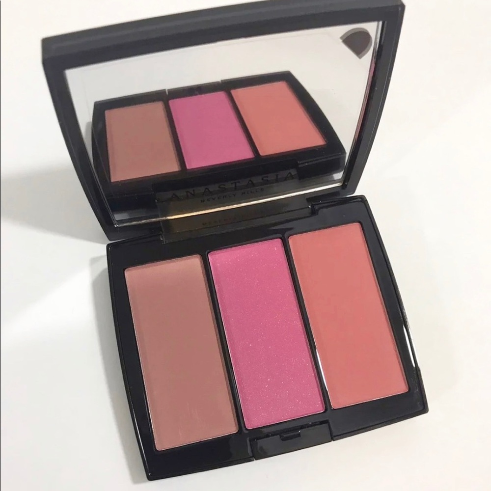 Anastasia Blush Trio Pool Party